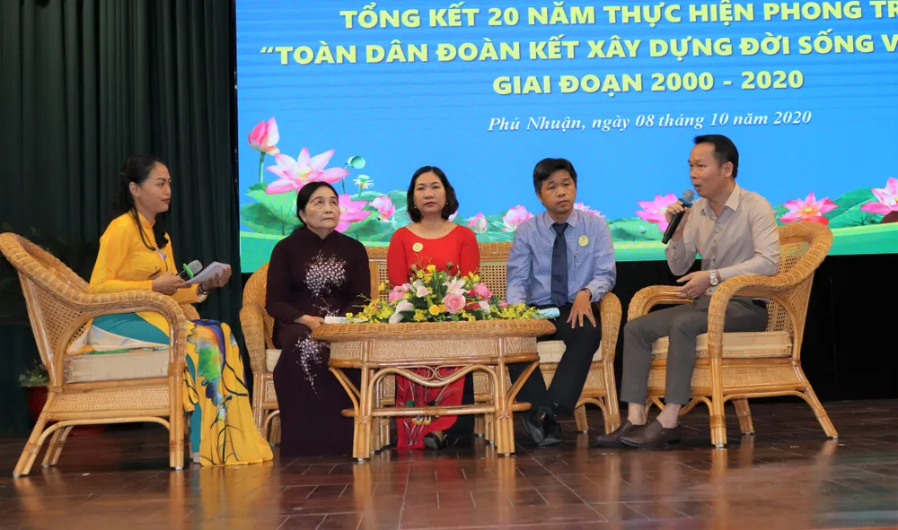 Giao lưu với các điển hình thực hiện tốt phong trào xây dựng văn hóa trên địa bàn quận Phú Nhuận