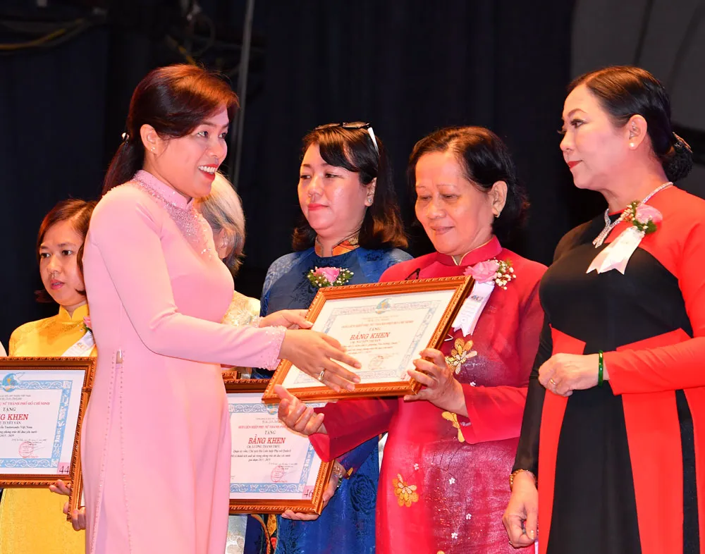 Tạo điều kiện thuận lợi nhất để phụ nữ TPHCM phát triển ảnh 2