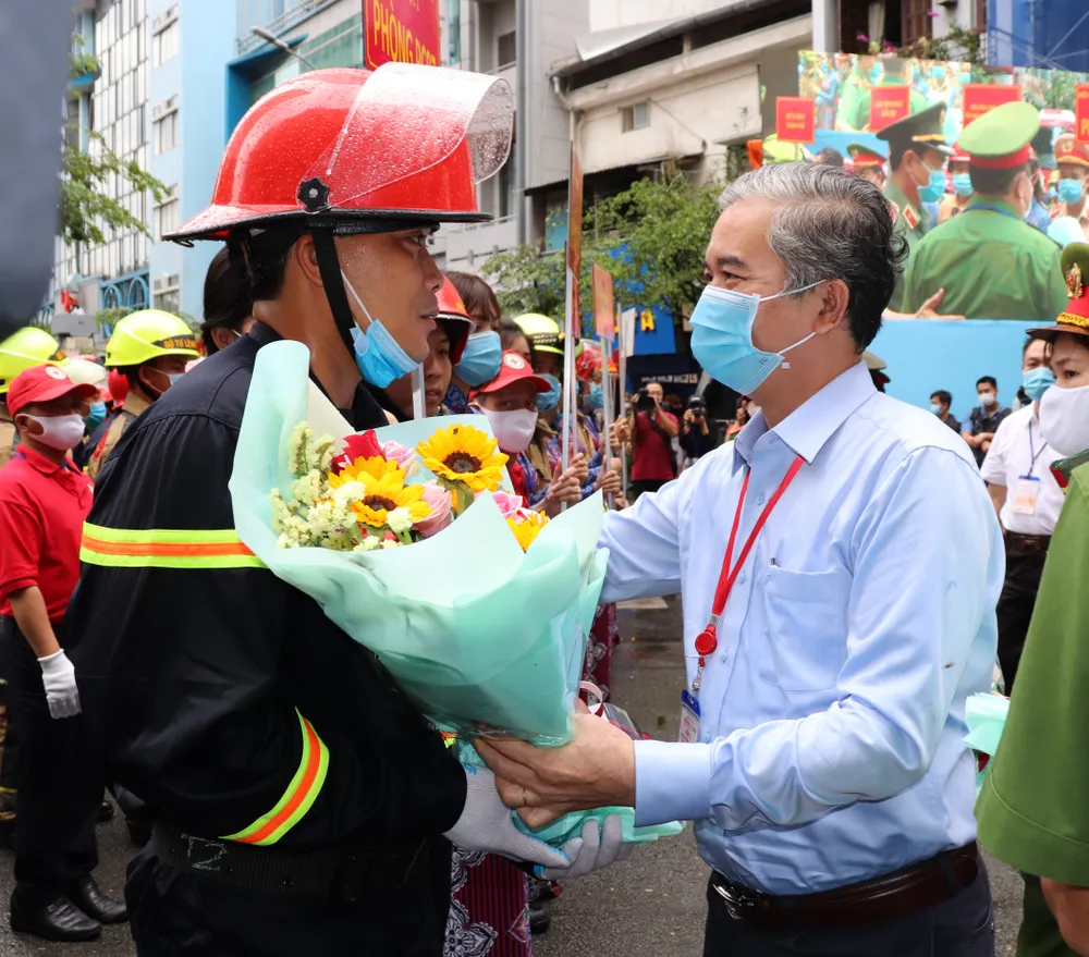Hơn 2.350 người diễn tập chữa cháy tại tòa nhà cao tầng ảnh 5