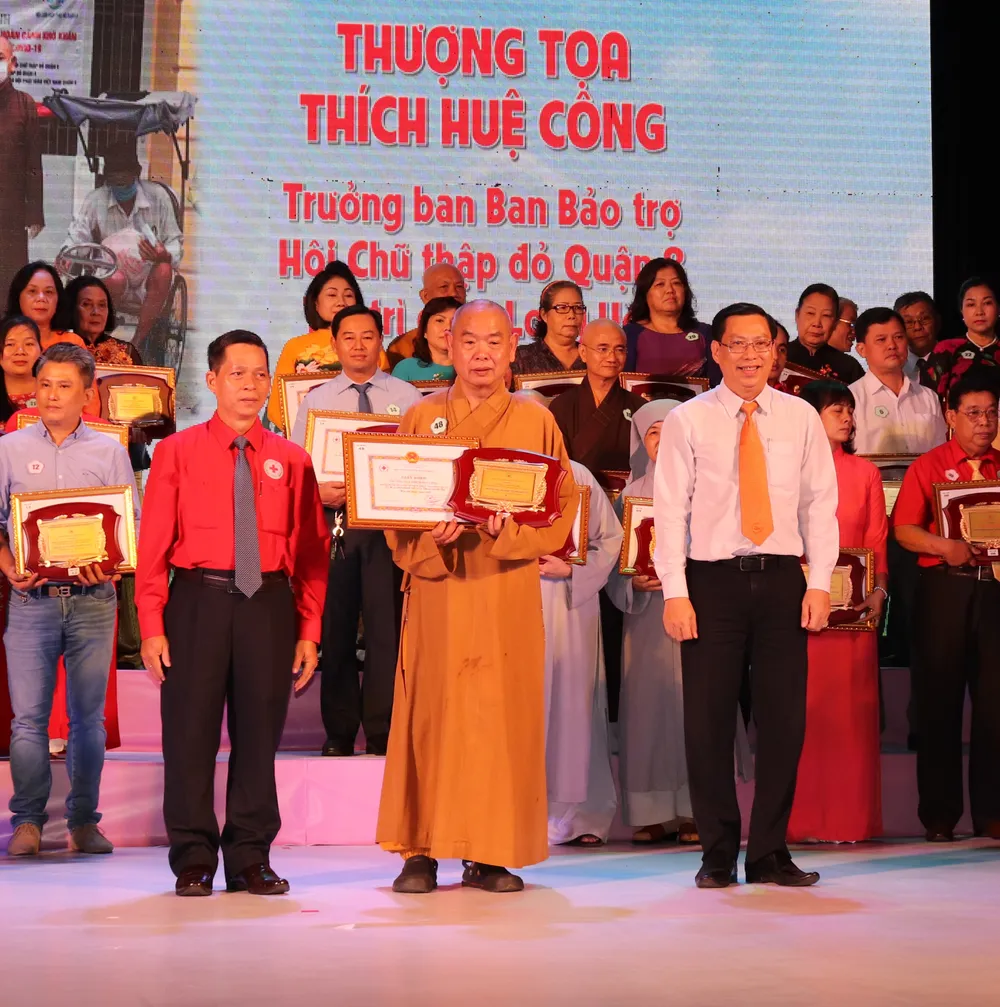 “Hoa việc thiện” giúp lan tỏa nghĩa tình của TPHCM ảnh 1