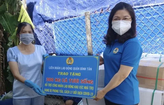 Rau củ, trái cây của bà con tỉnh Lâm Đồng đến khu cách ly tại TPHCM ảnh 3