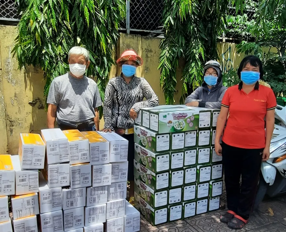 Gần 100 chuyến xe yêu thương hỗ trợ lực lượng phòng, chống dịch Covid-19 ảnh 2