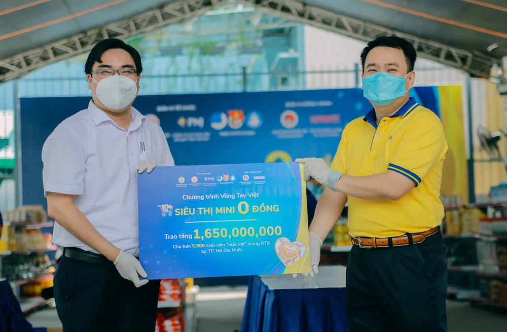 “Siêu thị mini 0 đồng” hỗ trợ 5.500 sinh viên khó khăn ảnh 1