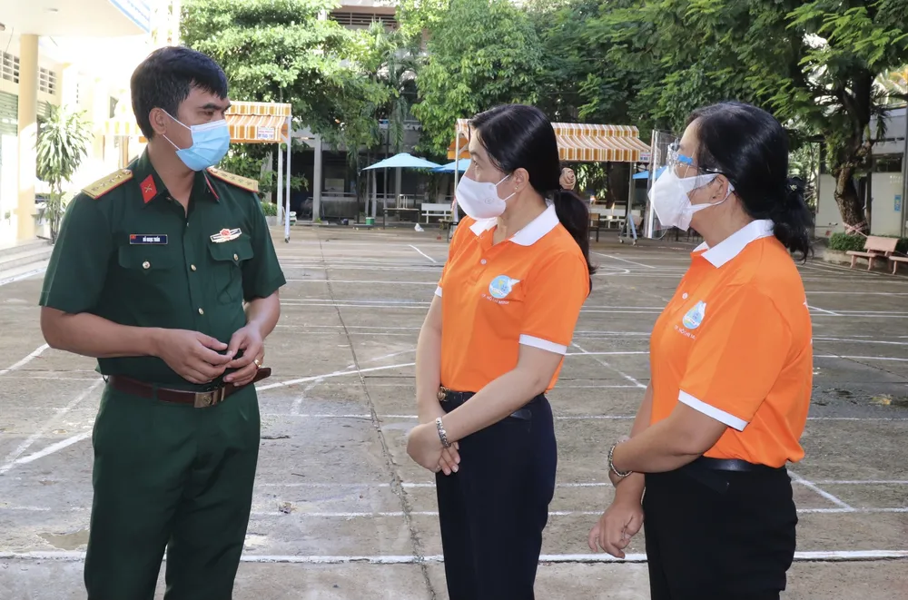 Hội LHPN TPHCM thăm, động viên lực lượng tuyến đầu chống dịch ảnh 2