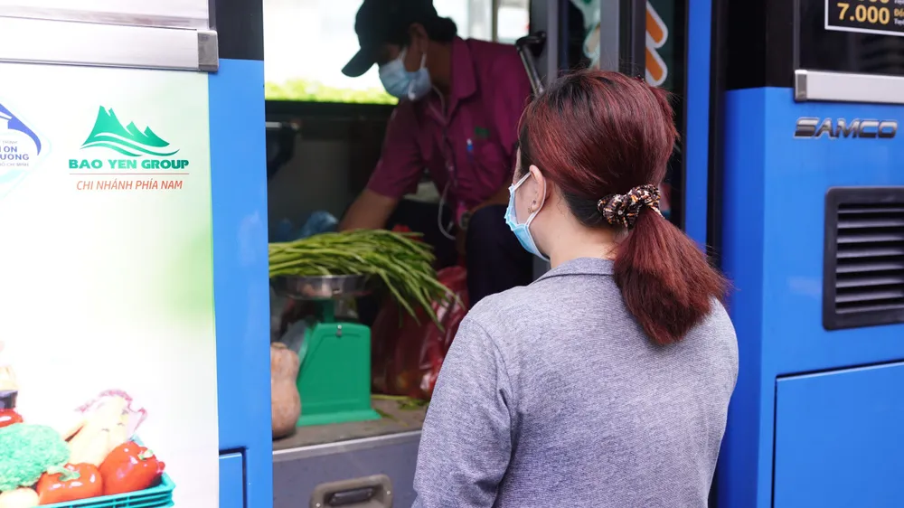 Quận 4 tổ chức xe bán hàng lưu động phục vụ người dân ảnh 1