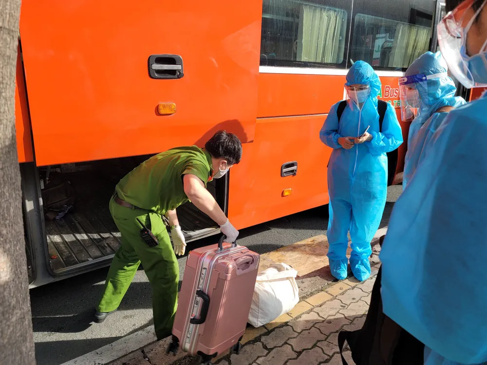 Tổ chức đưa hơn 500 sinh viên từ TPHCM về quê Khánh Hòa ảnh 2