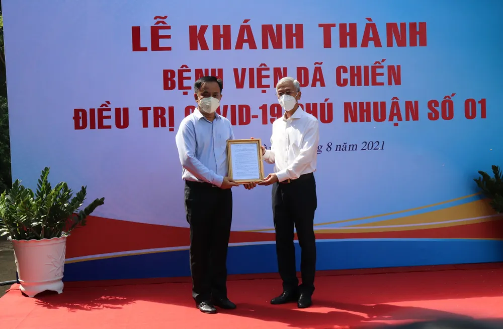 Trường THPT Phú Nhuận thành bệnh viện điều trị F0 ảnh 1