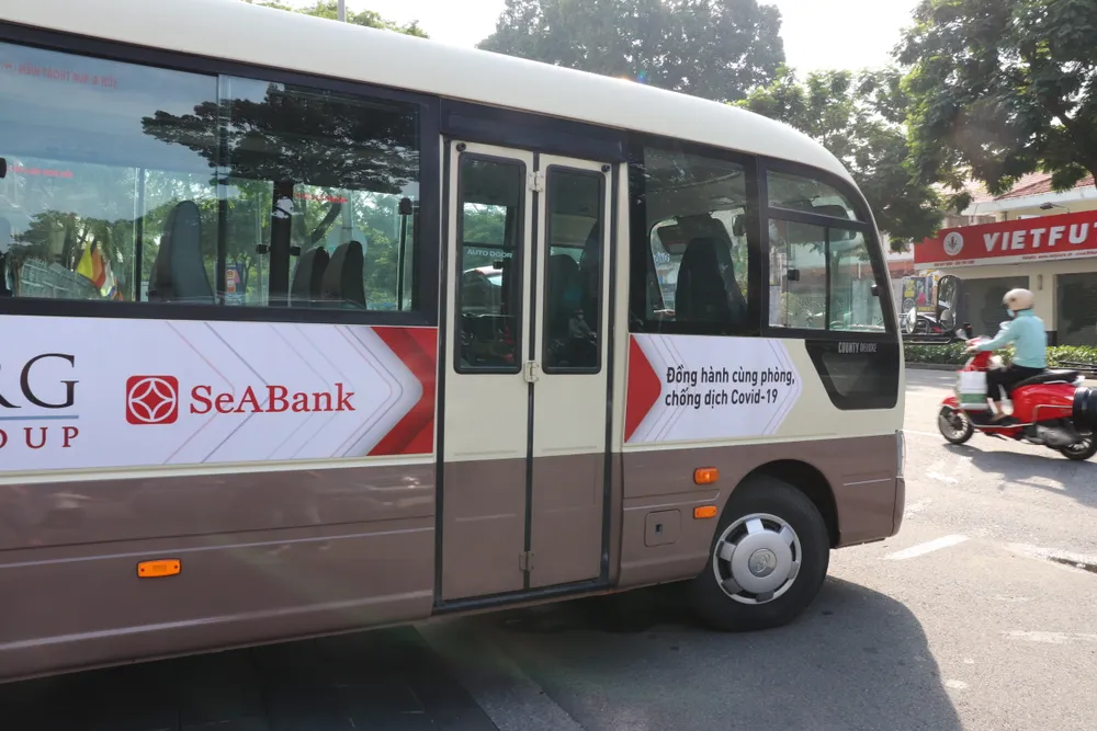 TPHCM tiếp nhận 10 xe ô tô phục vụ phòng, chống dịch Covid-19  ​ ảnh 3