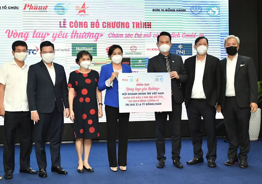 Đỡ đầu 1.200 trẻ mồ côi do dịch Covid-19 đến năm 18 tuổi ảnh 1