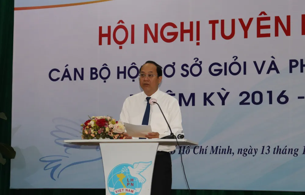 Hội Liên hiệp Phụ nữ TPHCM tuyên dương cán bộ hội cơ sở giỏi và phụ nữ tiêu biểu ảnh 3