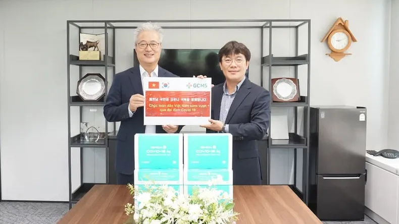 TPHCM tiếp nhận 10.000 ống thuốc điều trị Covid-19 ảnh 3