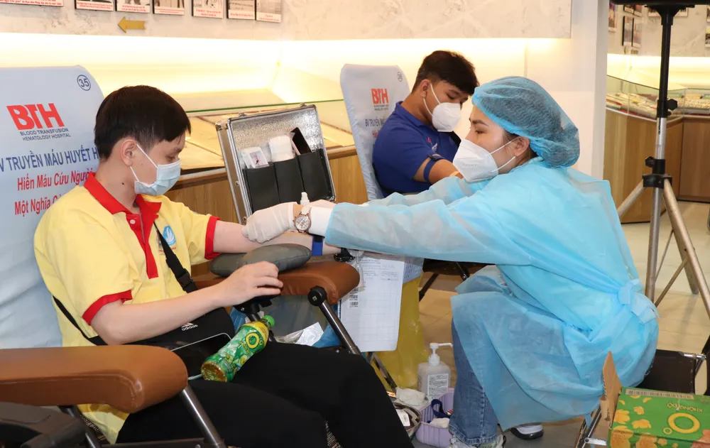 50.000 sinh viên TPHCM ra quân chiến dịch tình nguyện mùa Xuân ngay ngày đầu năm 2022 ảnh 2