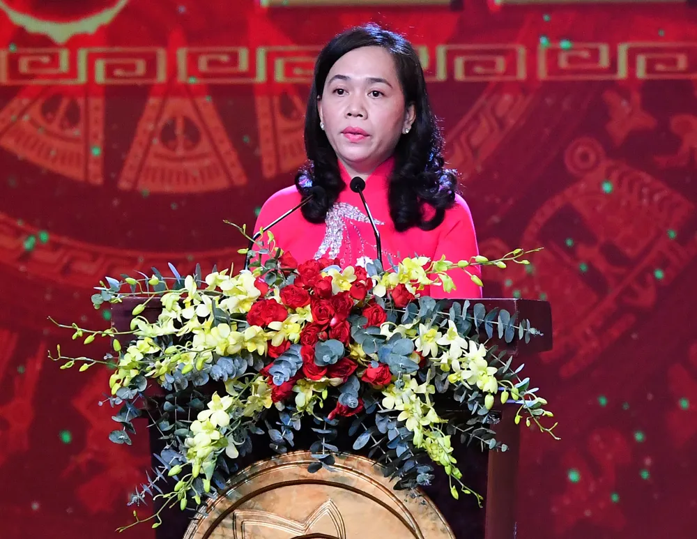 Hơn 10 tỷ đồng chăm lo tết cho nông dân khó khăn ảnh 1