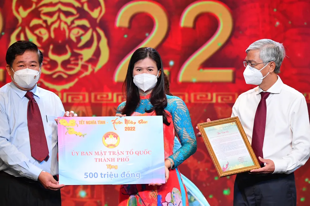 Hơn 10 tỷ đồng chăm lo tết cho nông dân khó khăn ảnh 3