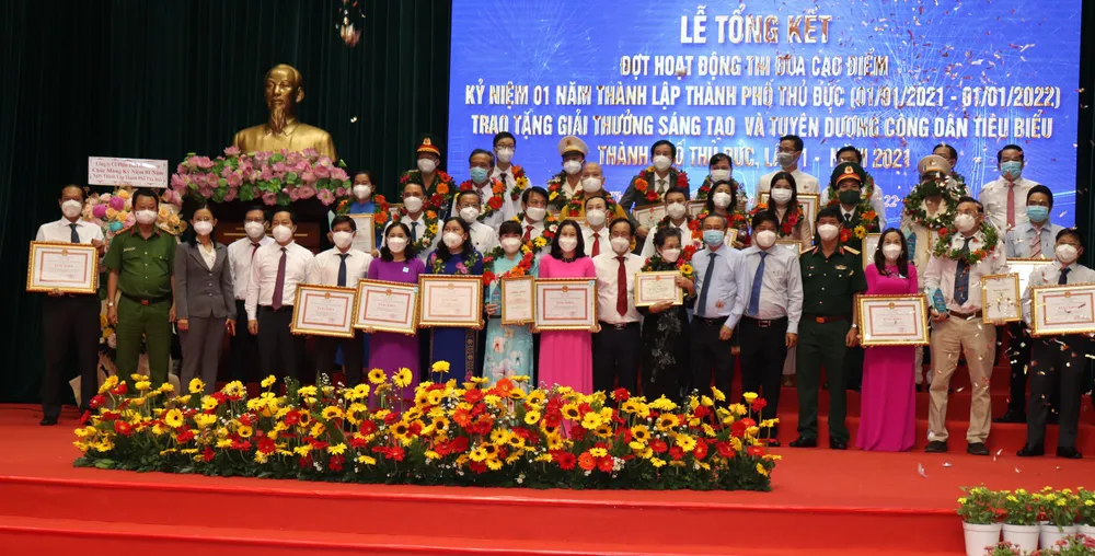 Trao Giải thưởng sáng tạo và tuyên dương công dân tiêu biểu TP Thủ Đức ảnh 2