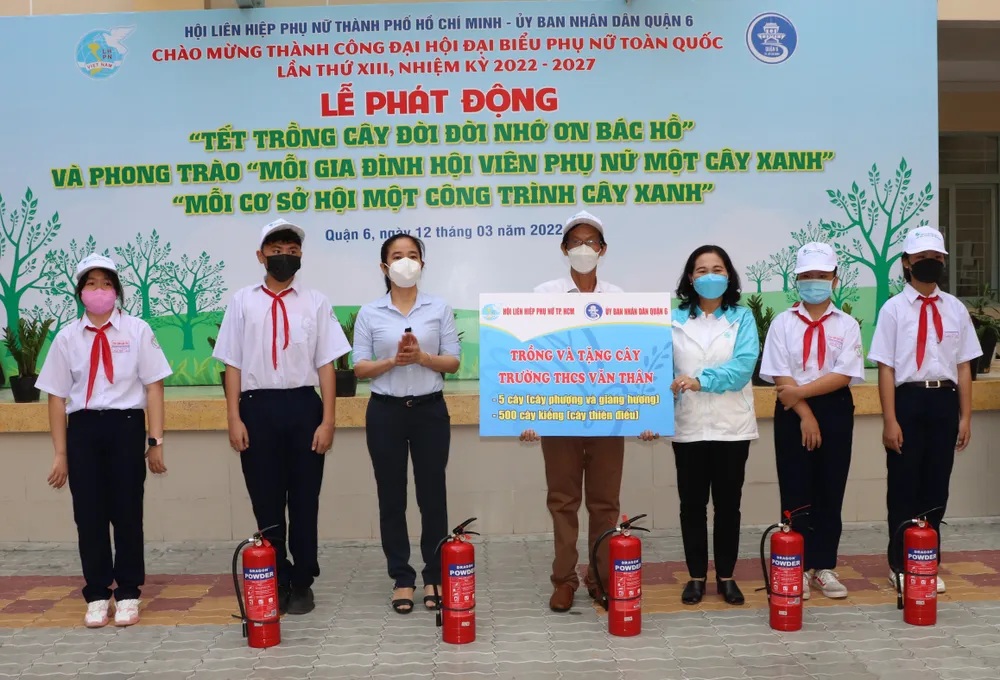 Phát động mỗi gia đình hội viên phụ nữ trồng một cây xanh ảnh 2