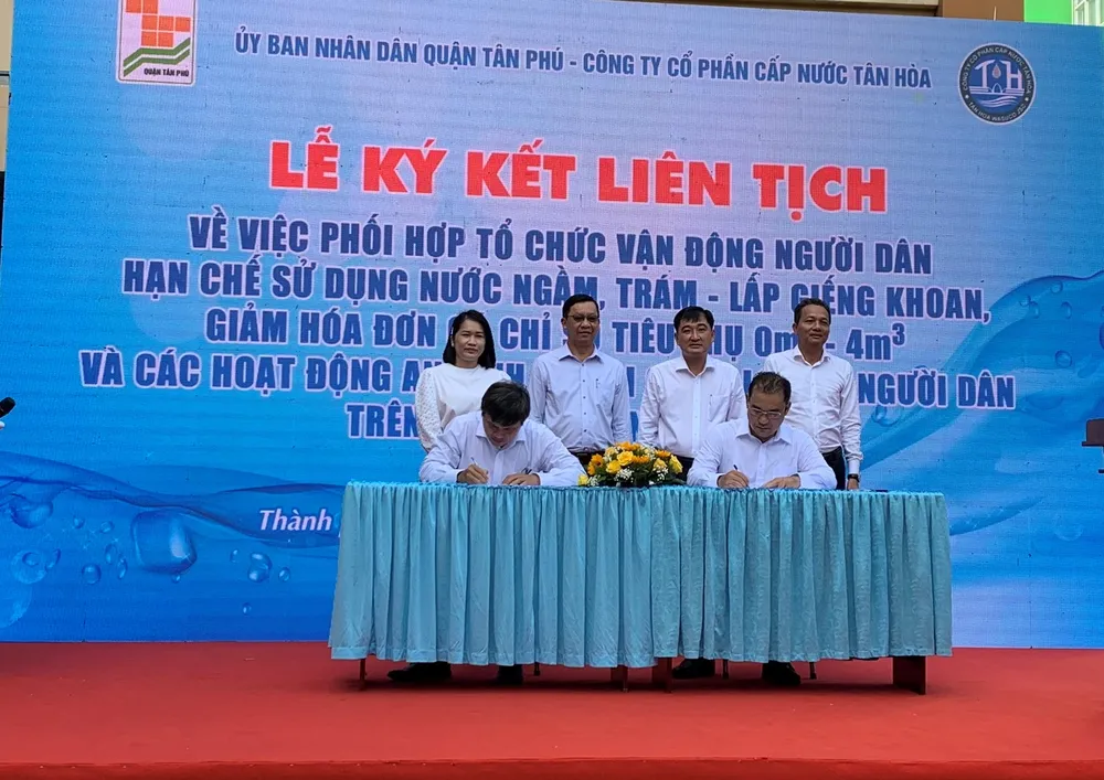 Vận động, hỗ trợ người dân trám lấp giếng khoan tại quận Tân Phú ảnh 1