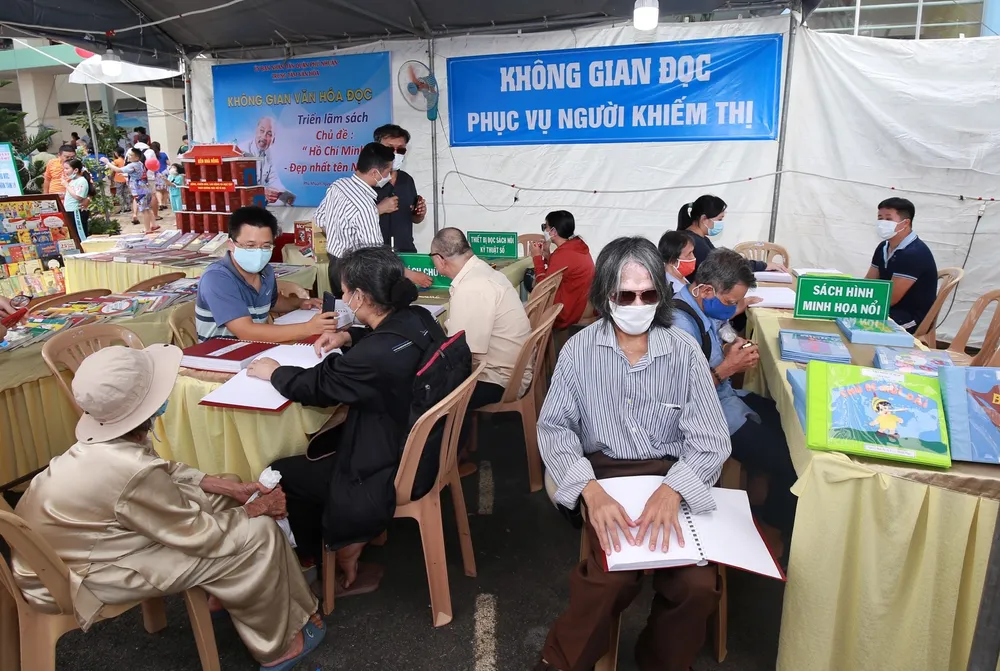 Không gian đọc sách dành cho người khiếm thị tại ngày hội