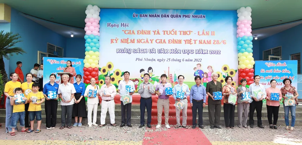 Các gia đình hạnh phúc tiêu biểu tại quận Phú Nhuận được tuyên dương