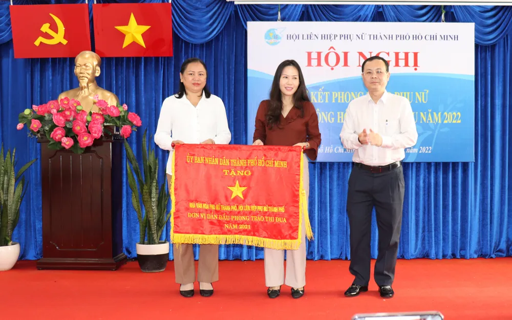 Phó Bí thư Thành ủy TPHCM Nguyễn Văn Hiếu: Đặt mình là người chị, người mẹ, người bà để có hoạt động chăm lo tốt hơn ảnh 3