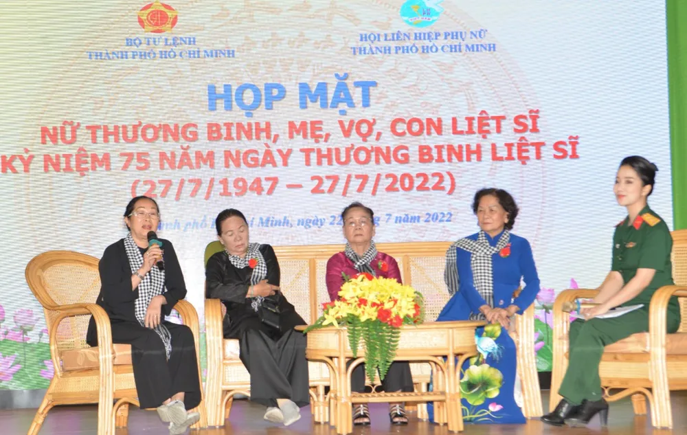 Buổi họp mặt ý nghĩa của những nữ thương binh trên quê hương Đất thép thành đồng ảnh 1