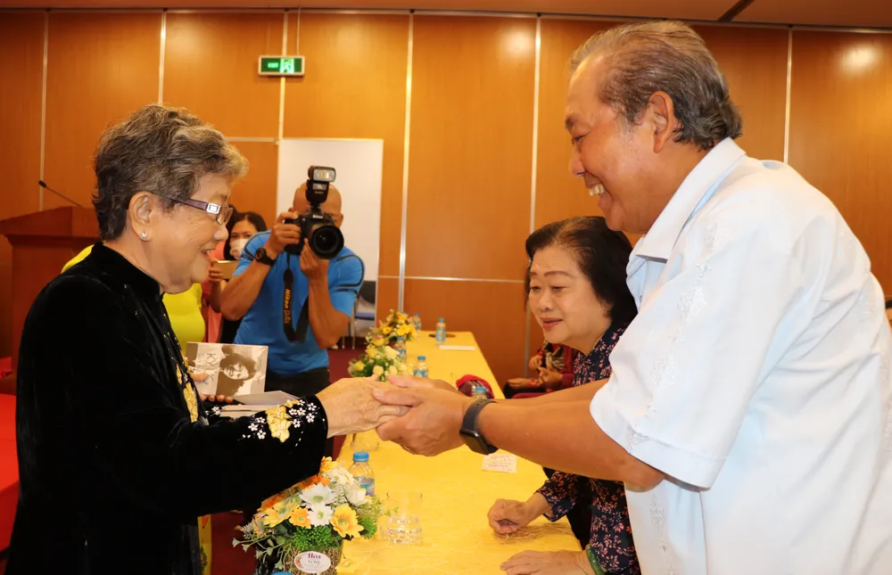 Niềm vui nhận danh hiệu Anh hùng của tập thể nữ tù binh trại giam Phú Tài ảnh 4