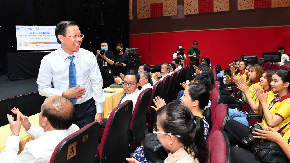 Khai mạc triển lãm Thành tựu phát triển kinh tế, xã hội TPHCM ảnh 1