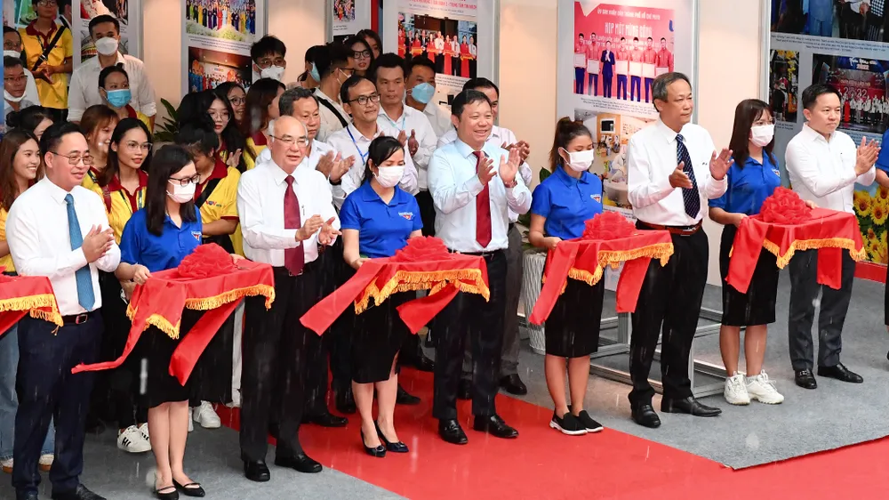 Khai mạc triển lãm Thành tựu phát triển kinh tế, xã hội TPHCM ảnh 2