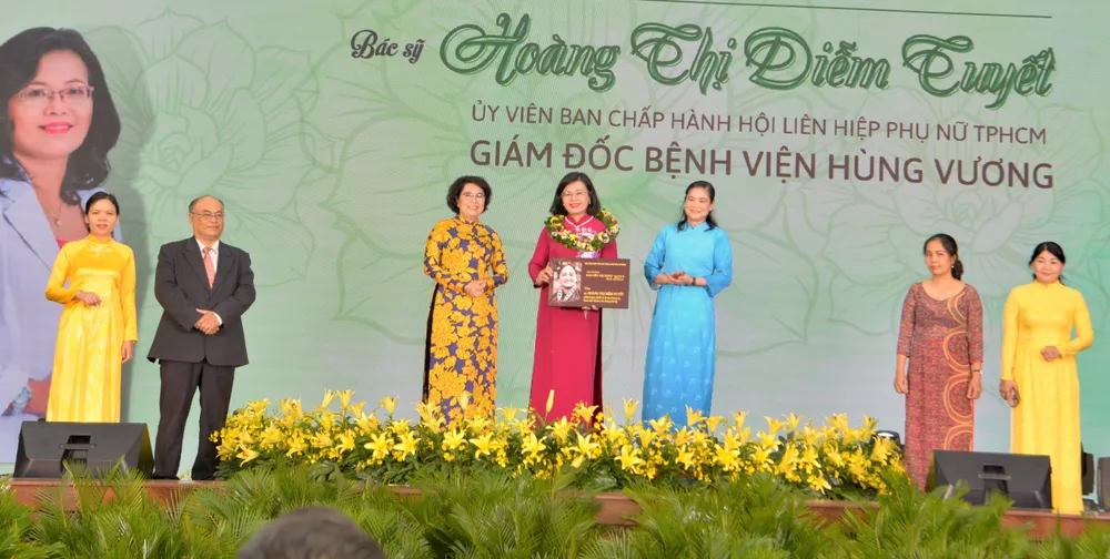 Trao tặng Giải thưởng Nguyễn Thị Định đến 13 tập thể, cá nhân ảnh 5