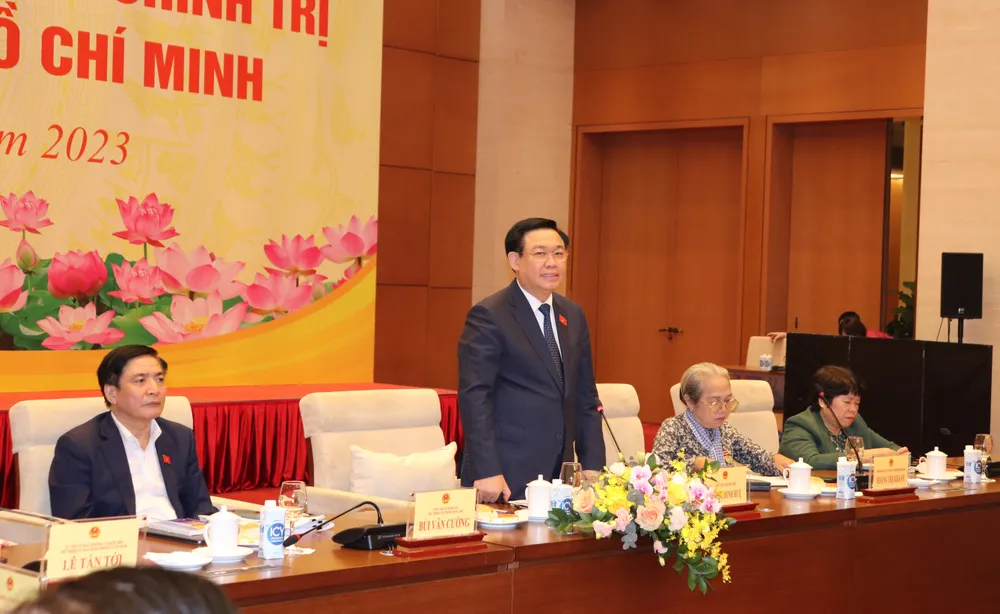 Chủ tịch Quốc hội Vương Đình Huệ phát biểu tại buổi gặp mặt các cựu tù TPHCM