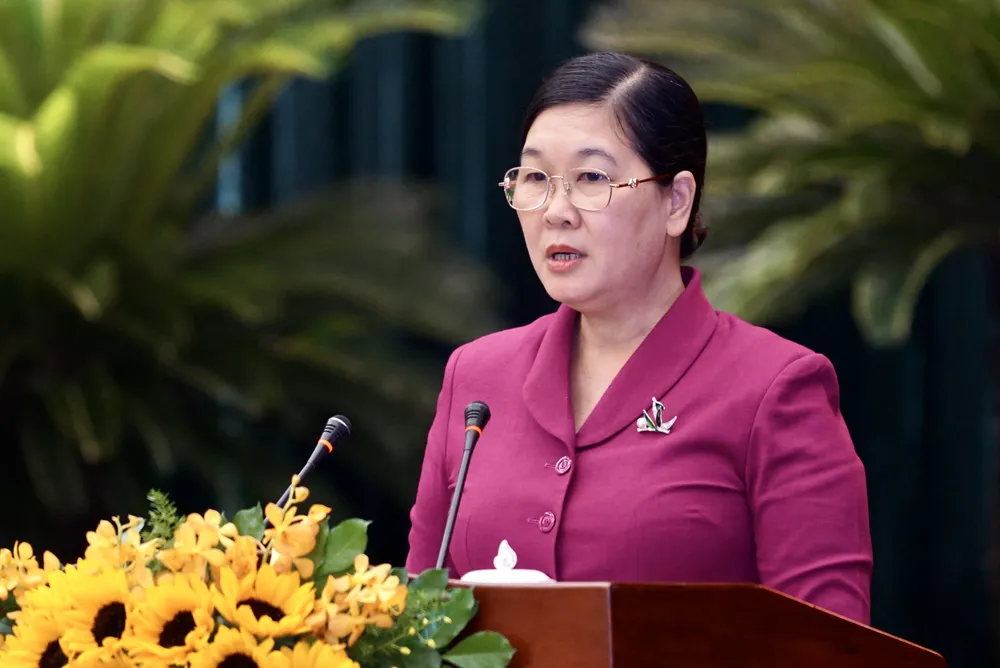 Phó Bí thư Thường trực Quận ủy quận 1 - Hoàng Thị Tố Nga - phát biểu tại hội nghị. Ảnh: HOÀNG HÙNG