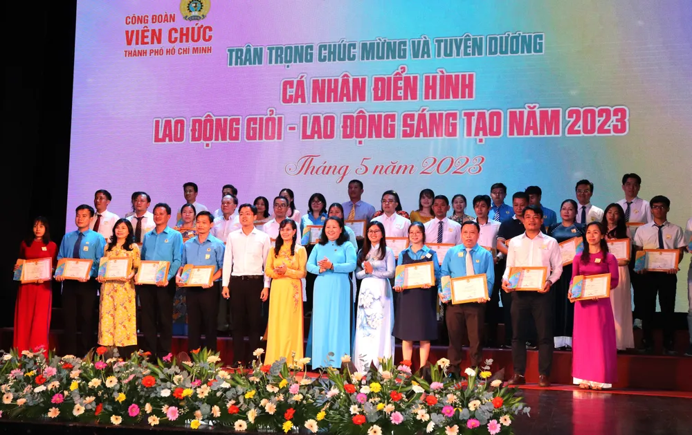 Điển hình lao động giỏi, lao động sáng tạo được tuyên dương