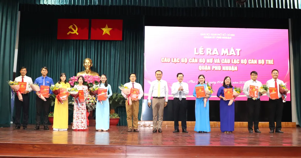 Ban Chủ nhiệm CLB cán bộ trẻ quận Phú Nhuận tại lễ ra mắt