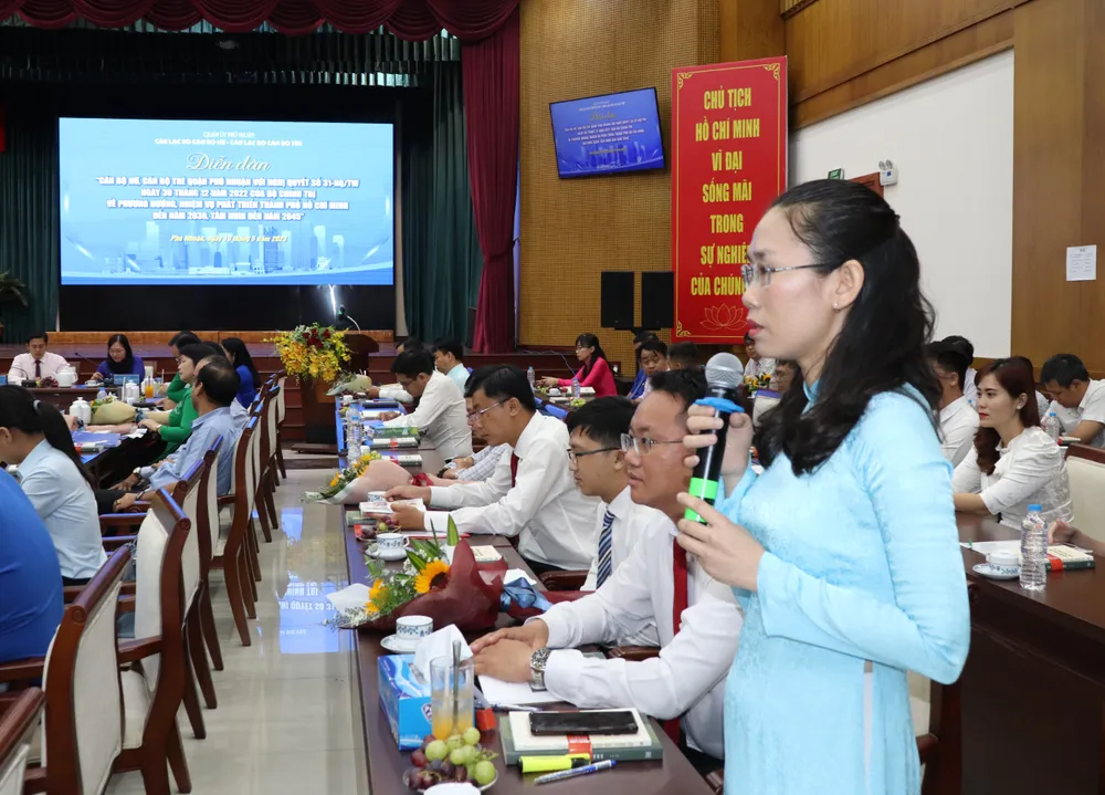 Diễn đàn thu hút cán bộ nữ tham gia đóng góp ý kiến