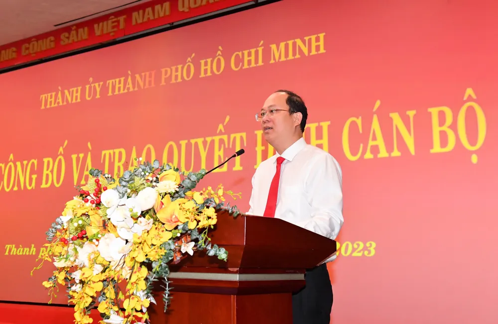 Phó Bí thư Thành ủy TPHCM Nguyễn Hồ Hải phát biểu tại lễ trao quyết định cán bộ. Ảnh: VIỆT DŨNG