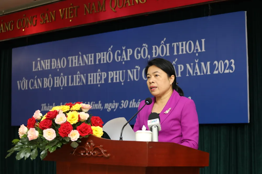 Chủ tịch Hội LHPN TPHCM Nguyễn Trần Phượng Trân phát biểu mở đầu buổi gặp gỡ. Ảnh: DŨNG PHƯƠNG