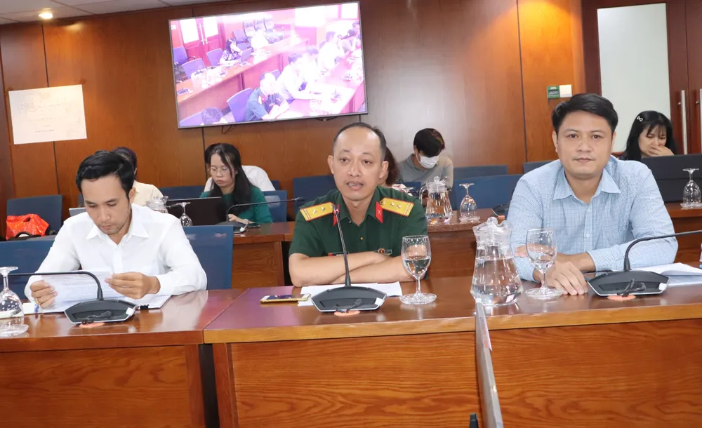 Đại diện các lĩnh vực trao đổi về các công trình, tác phẩm, đề tài đạt giải Nhất Giải thưởng Sáng tạo TPHCM lần 3 Đại diện các lĩnh vực trao đổi về các công trình, tác phẩm, đề tài đạt giải Nhất Giải thưởng Sáng tạo TPHCM lần 3