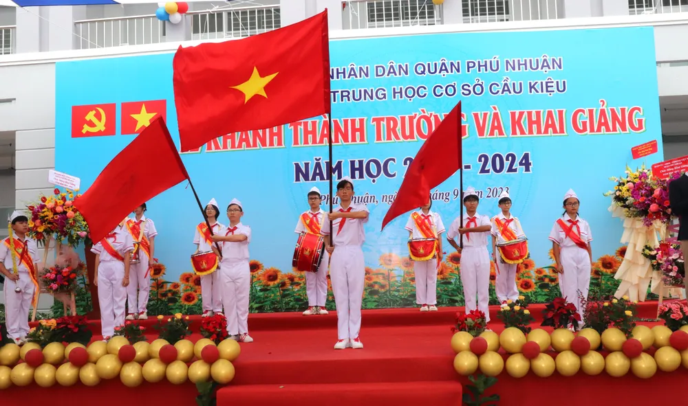 Lễ Khai giảng năm học mới tại Trường THCS Cầu Kiệu diễn ra trang trọng Lễ Khai giảng năm học mới tại Trường THCS Cầu Kiệu diễn ra trang trọng