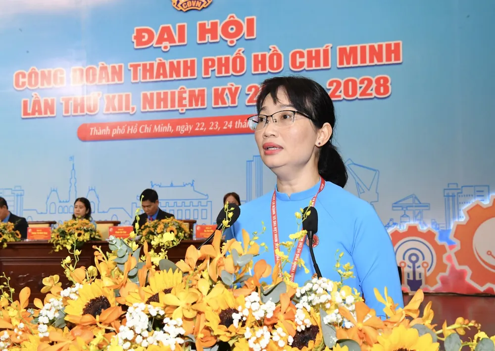 Bà Trần Thị Diệu Thúy tái đắc cử chức danh Chủ tịch LĐLĐ TPHCM nhiệm kỳ 2023-2028. Ảnh: VIỆT DŨNG