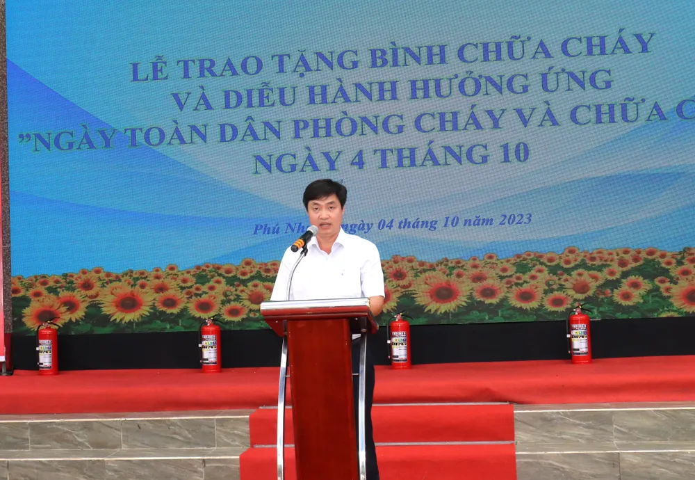 Phó Chủ tịch UBND quận Phú Nhuận Trần Quang Sang phát động hưởng ứng phòng cháy và chữa cháy trong nhân dân Phó Chủ tịch UBND quận Phú Nhuận Trần Quang Sang phát động hưởng ứng phòng cháy và chữa cháy trong nhân dân