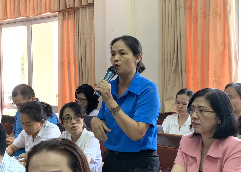 Người lao động nêu ý kiến về tính toán lại lương hưu của công nhân hiện nay