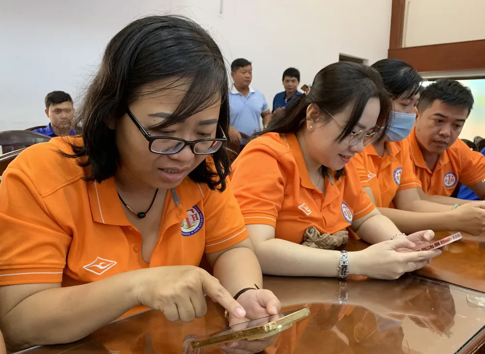 Thí sinh thực hiện bài thi tại ngày khai mạc