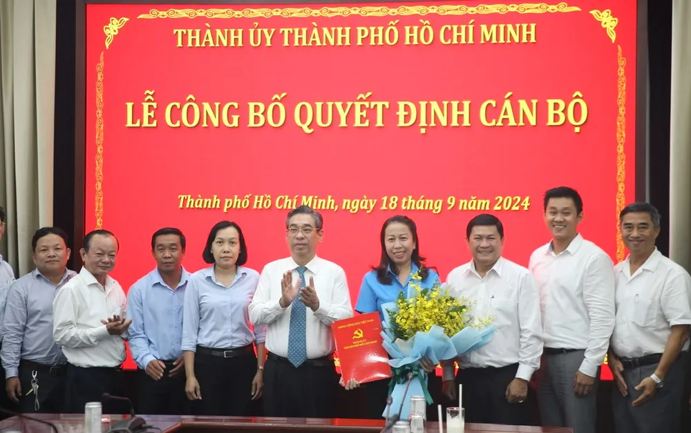 Anh chi Van 2.jpg