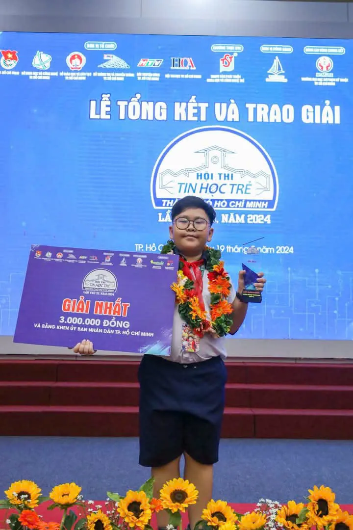 Cáp Hoàng Dũng.jpg