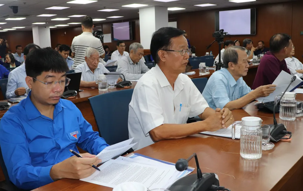 Các đại biểu tham dự tọa đàm với chủ đề: “Thời tuổi trẻ của cố luật sư Nguyễn Hữu Thọ”