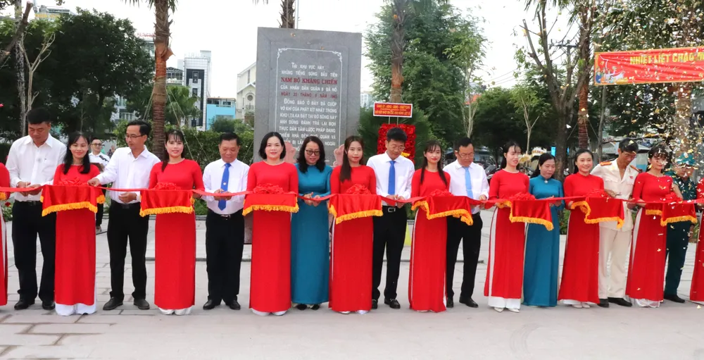 Cắt băng khánh thành công trình cải tạo, nâng cấp Công viên Dạ Nam