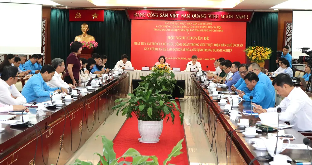 Quang cảnh hội nghị, sáng 24-7