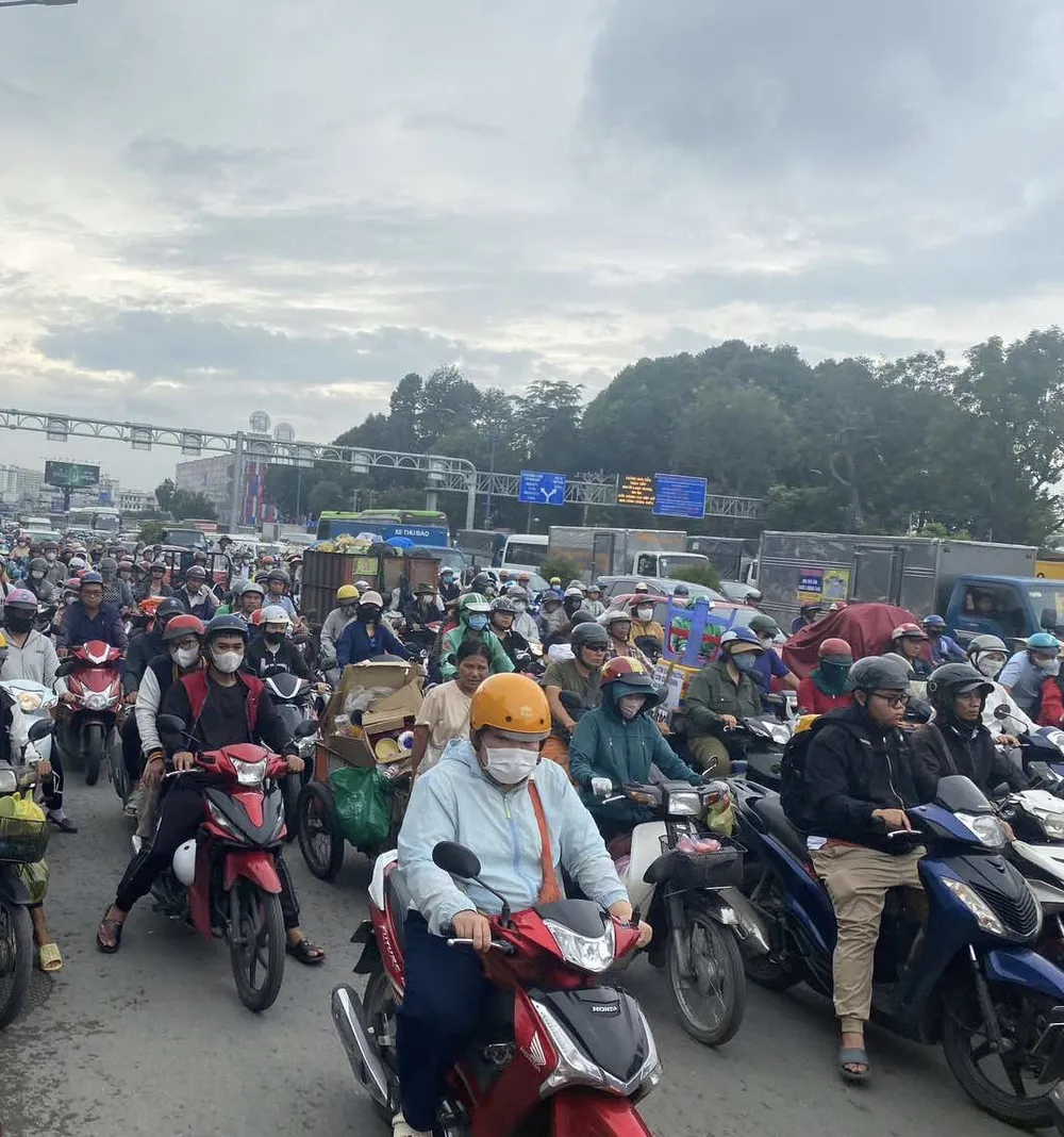 TPHCM đánh giá tính khả thi của việc hoán cải xe máy xăng sang xe điện