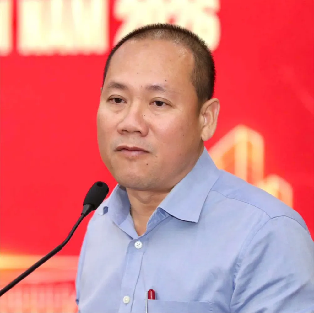 Nguyễn Khắc Hoàng.jpg