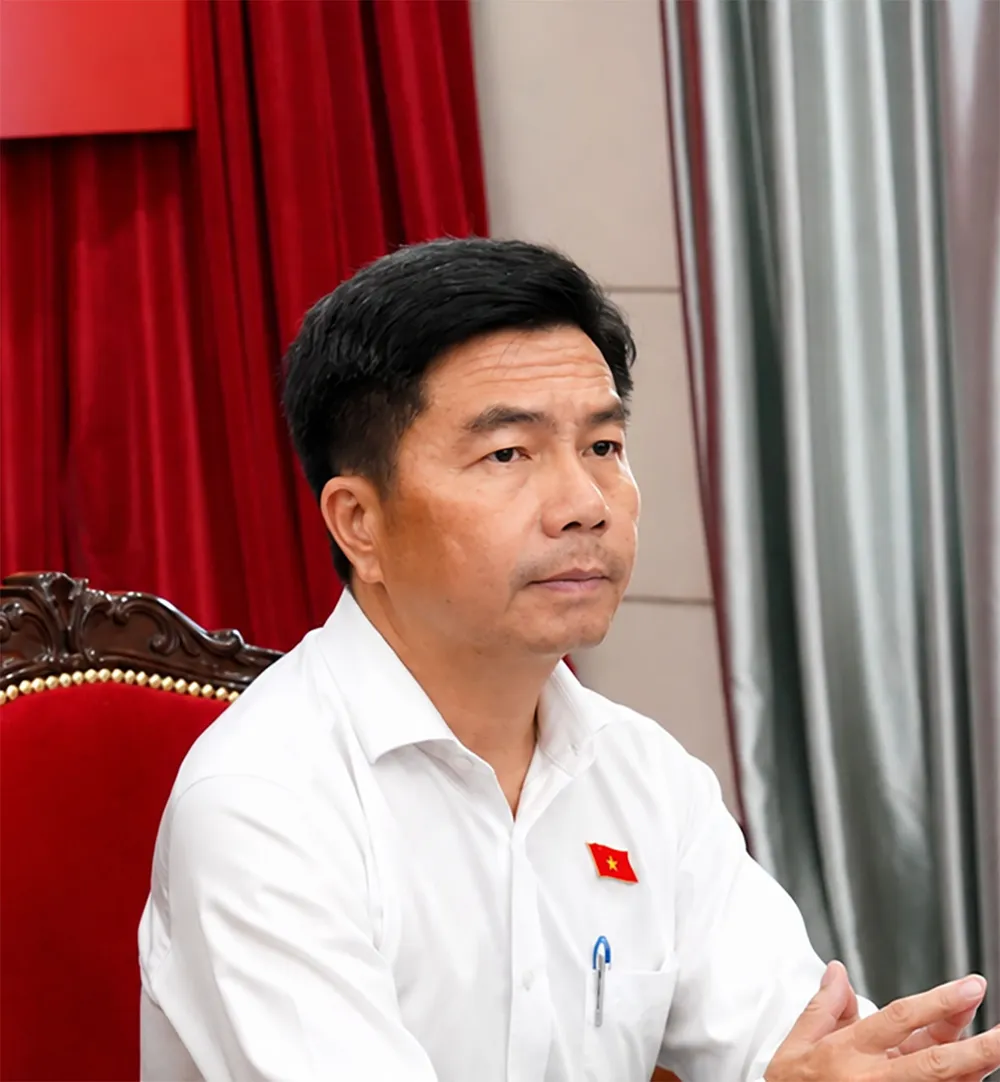 VÕ HOÀNG NGÂN.jpg